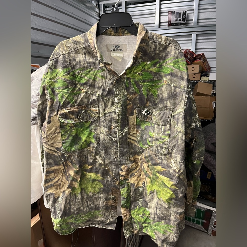 Mossy Oak mens long sleeve button down shirt